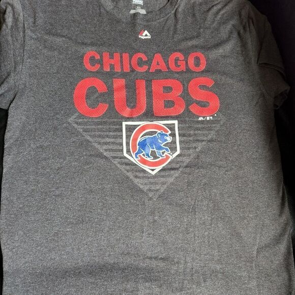 Chicago Cubs large grey t-shirt. - Picture 2 of 5